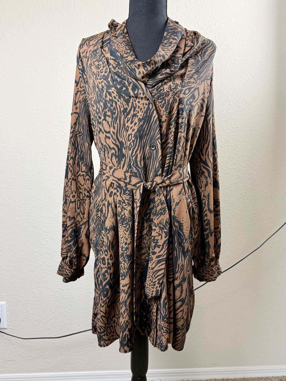 Topshop Button Down Dress Wrap Collar Side Pockets Tie Waist Animal Print Boho